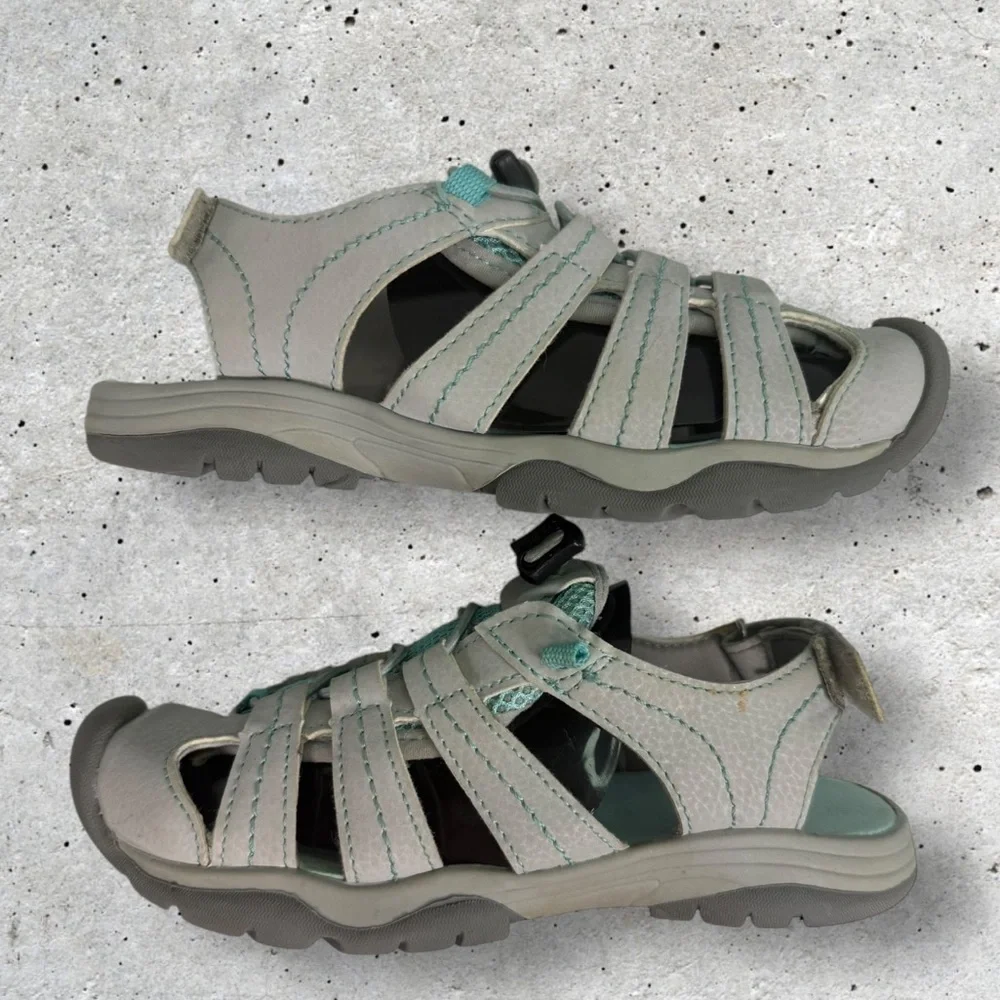 Kids Eddie Bauer Kristen bump toe sandals size 2